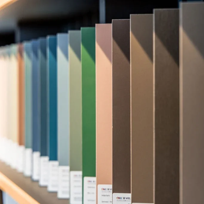 Grosse Auswahl an Materialen bei uns im Showroom