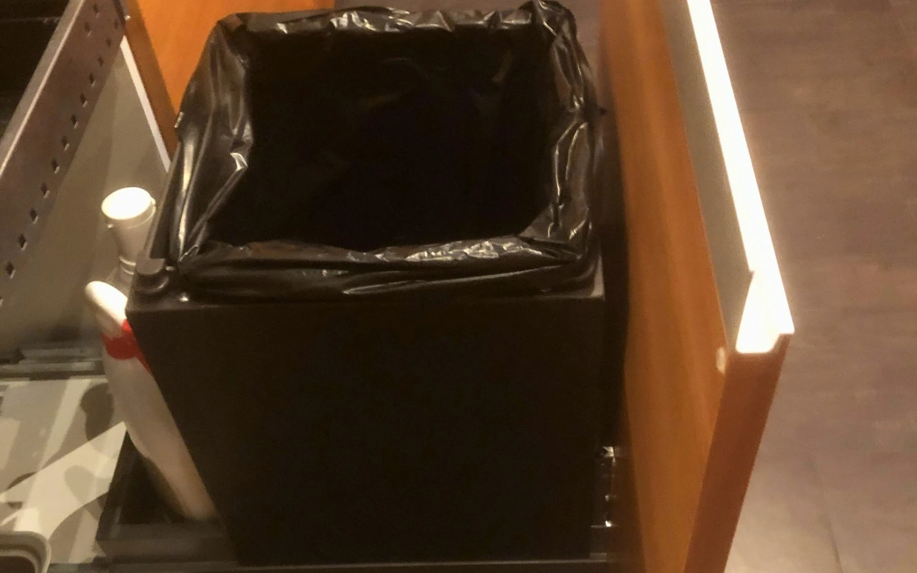 Platz für den Abfalleimer