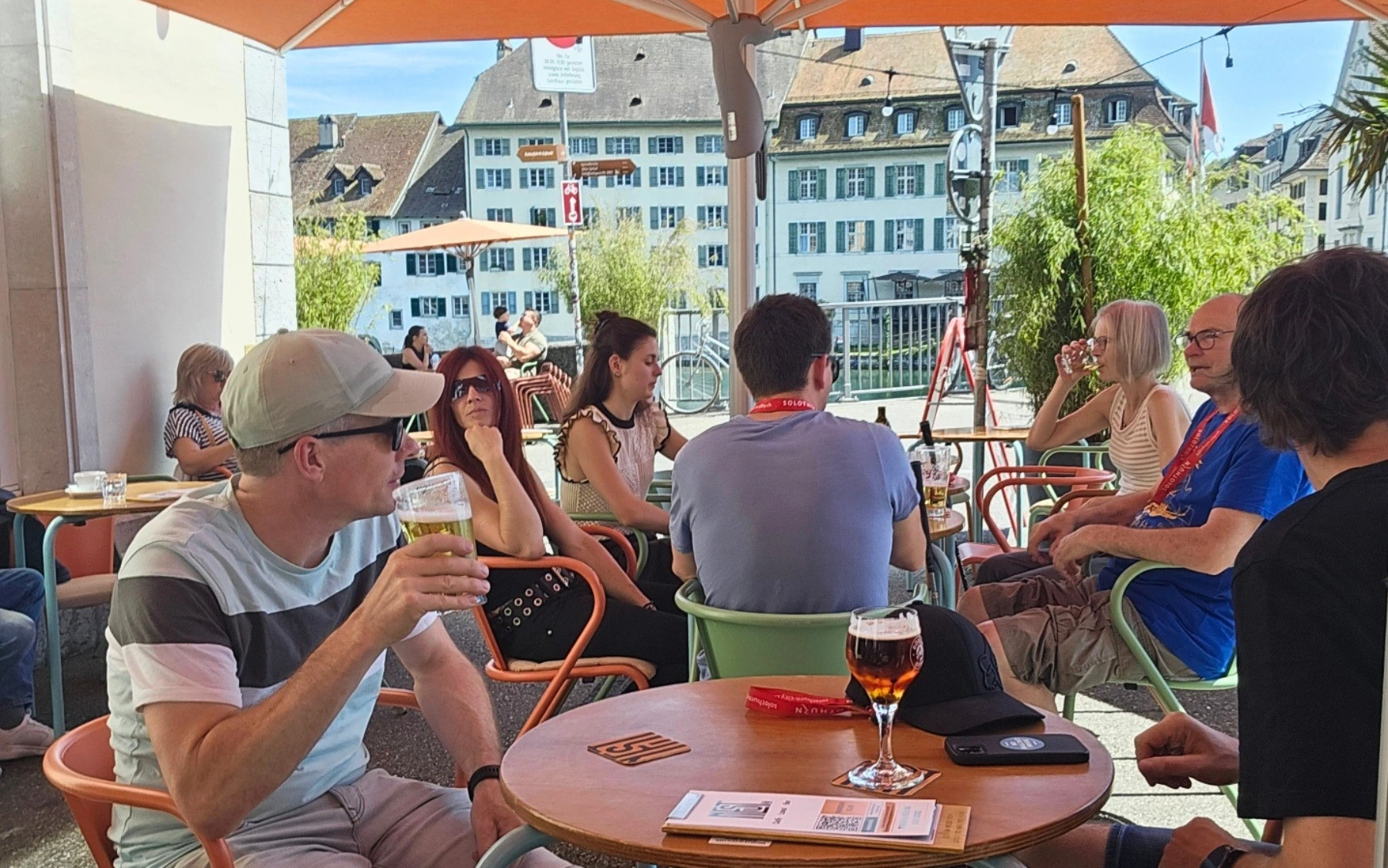Eine kurze Pause in einem Restaurant an der Aare in Solothurn